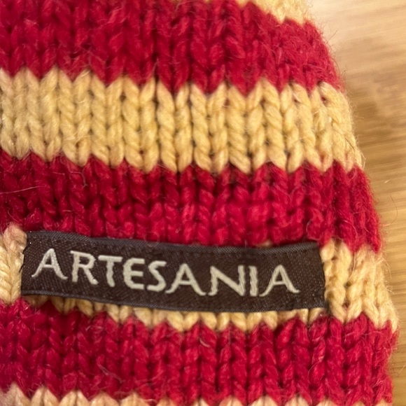 Artesania Alpaca Wool Kids Hat from Bolivia - Picture 2 of 9